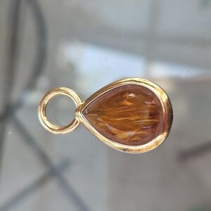 Elegant Gold Teardrop Pendant
